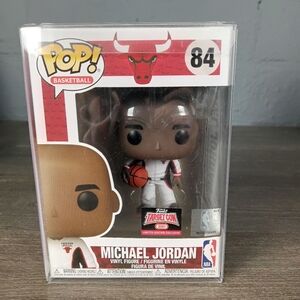 Funko POP! Michael Jordan #84 Bulls Home Warm Up Target Con 2021